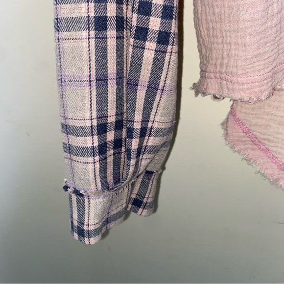 SOLD✨Pol Small Oversized Lightweight Button Down Pink Gray And Black Long Top - Picture 5 of 6